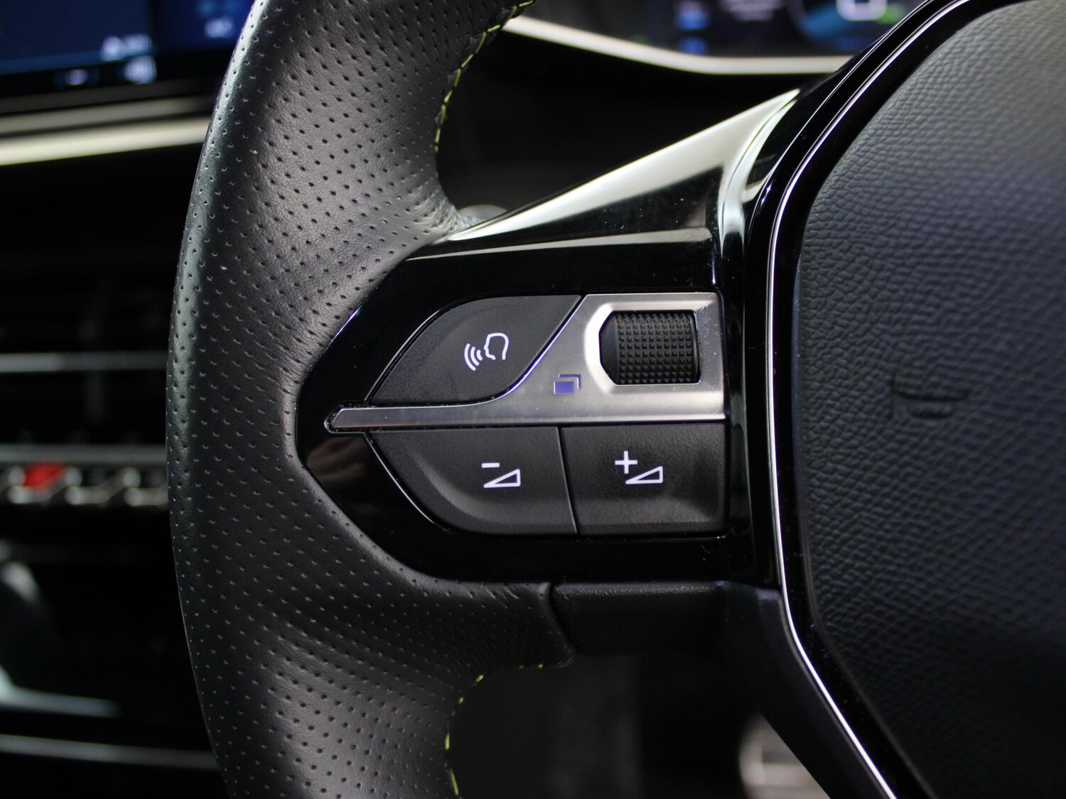 Used Peugeot 2008 2022 for sale - 76502890: Photo 27