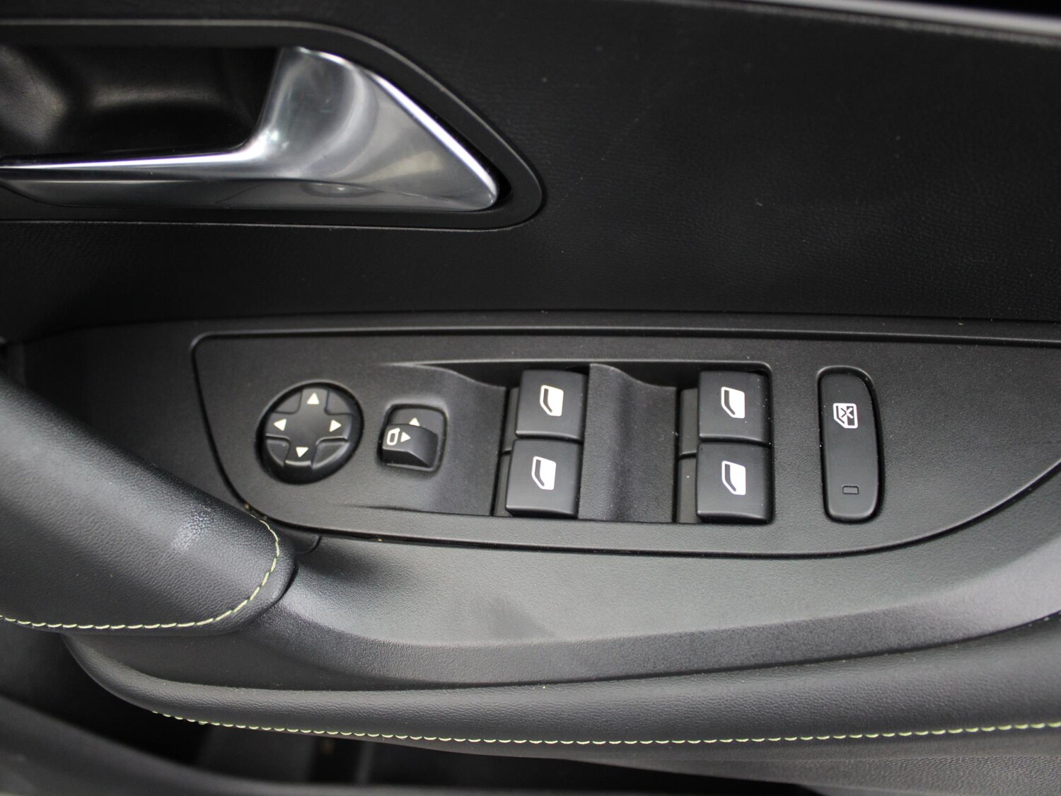 Used Peugeot 2008 2022 for sale - 76502890: Photo 33