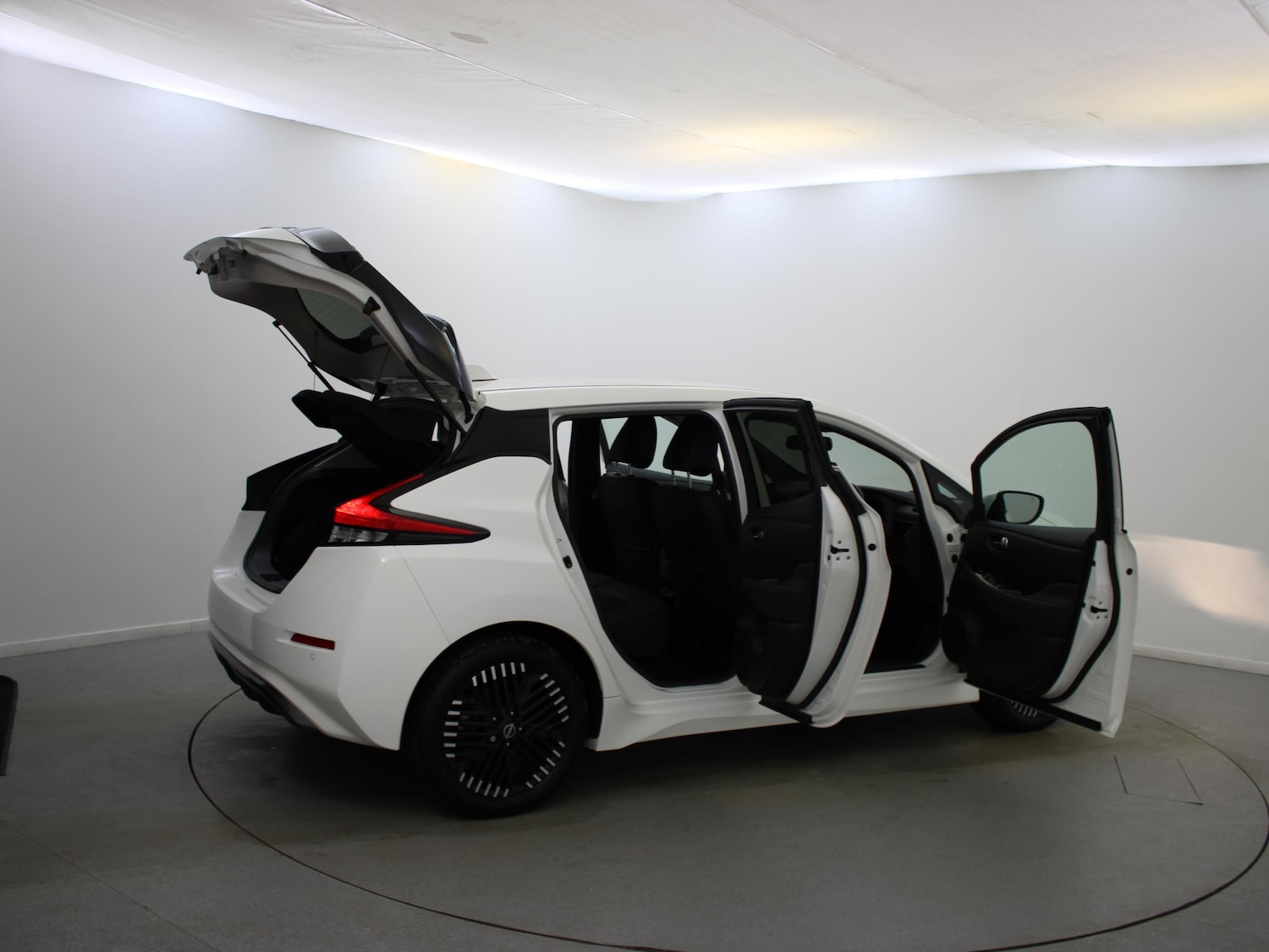 Used Nissan Leaf 2024 for sale - 77398060: Photo 44