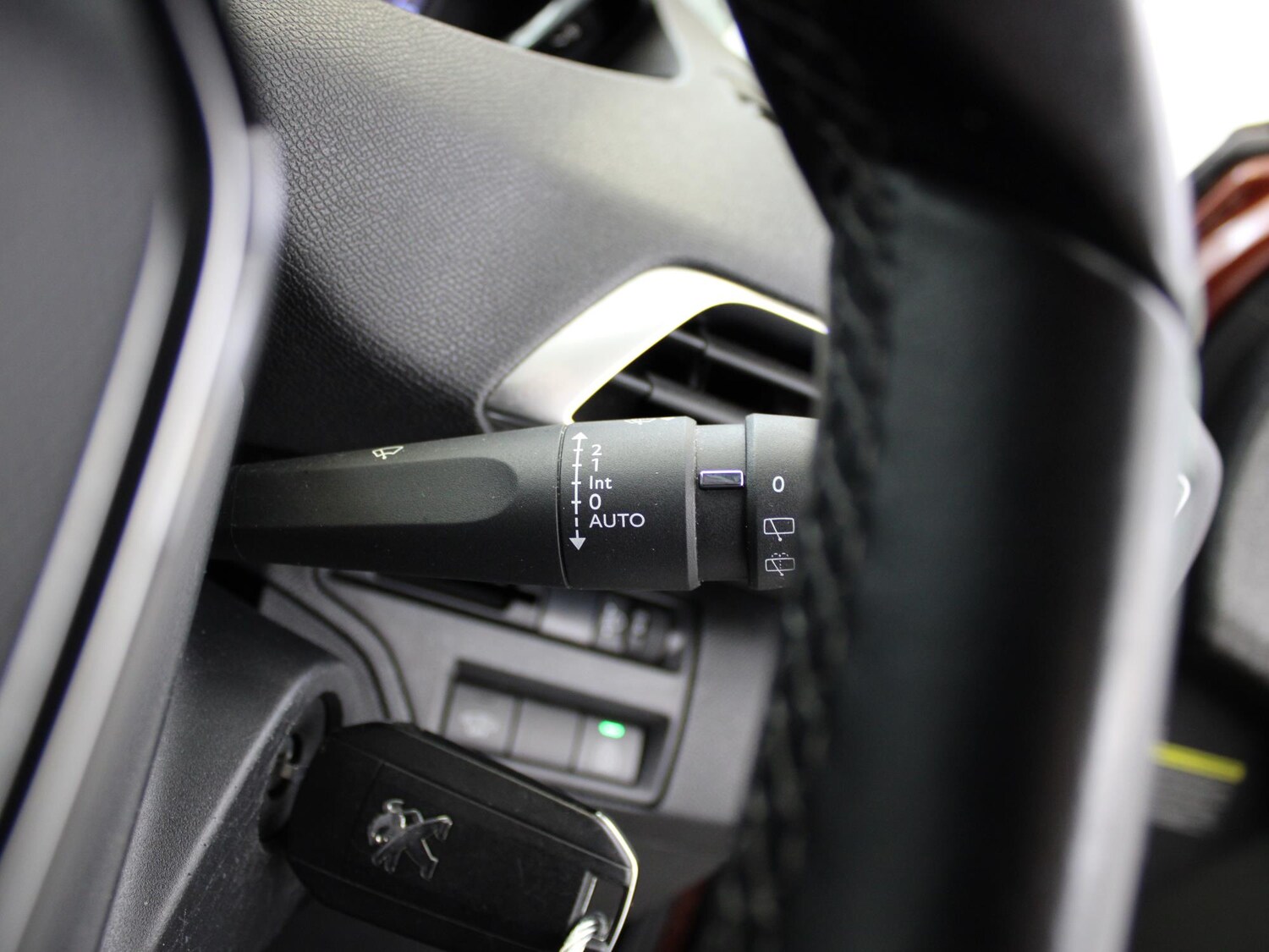 Used Peugeot 3008 2018 for sale - 76274618: Photo 29