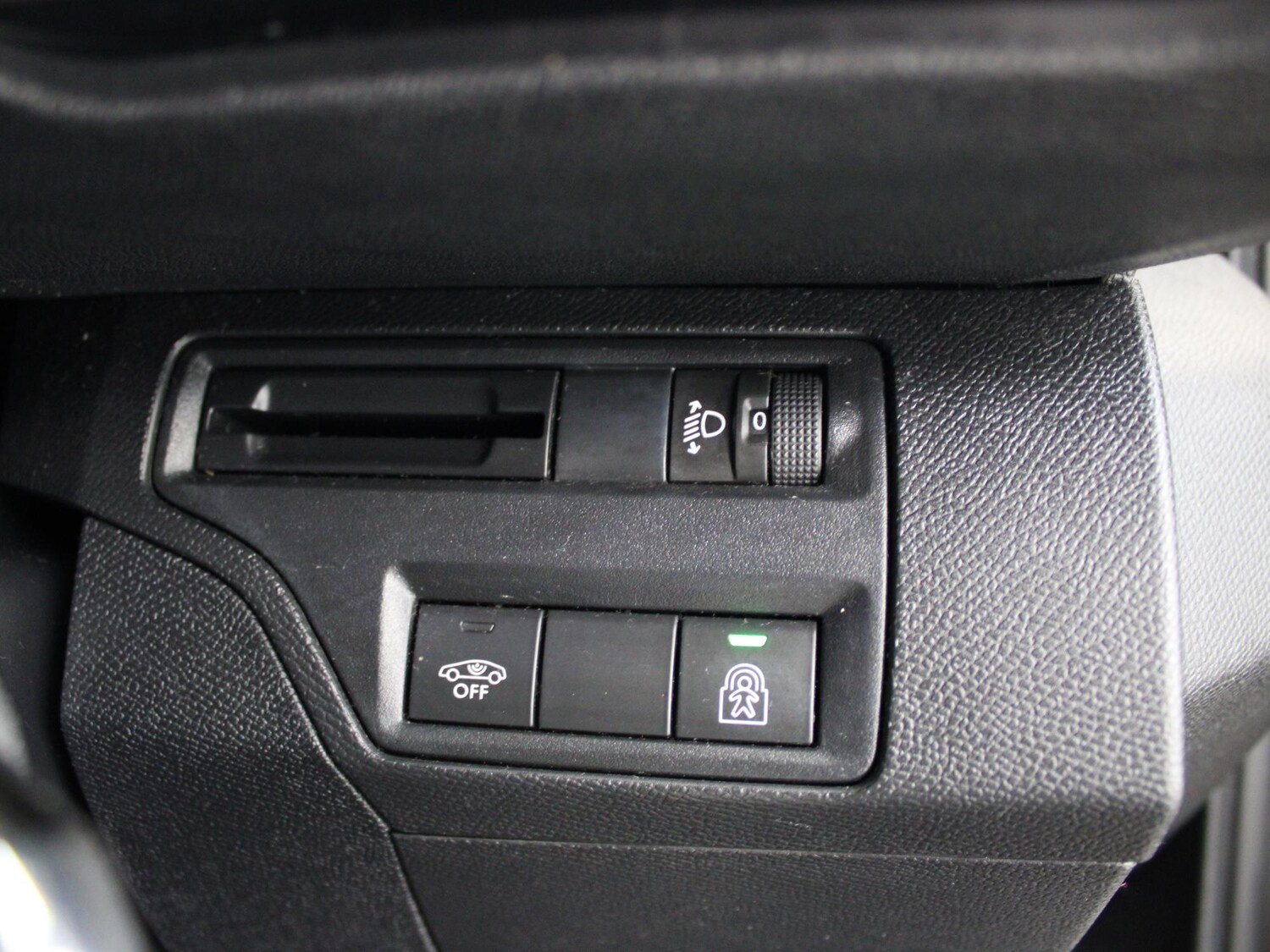 Used Peugeot 3008 2018 for sale - 76274618: Photo 30