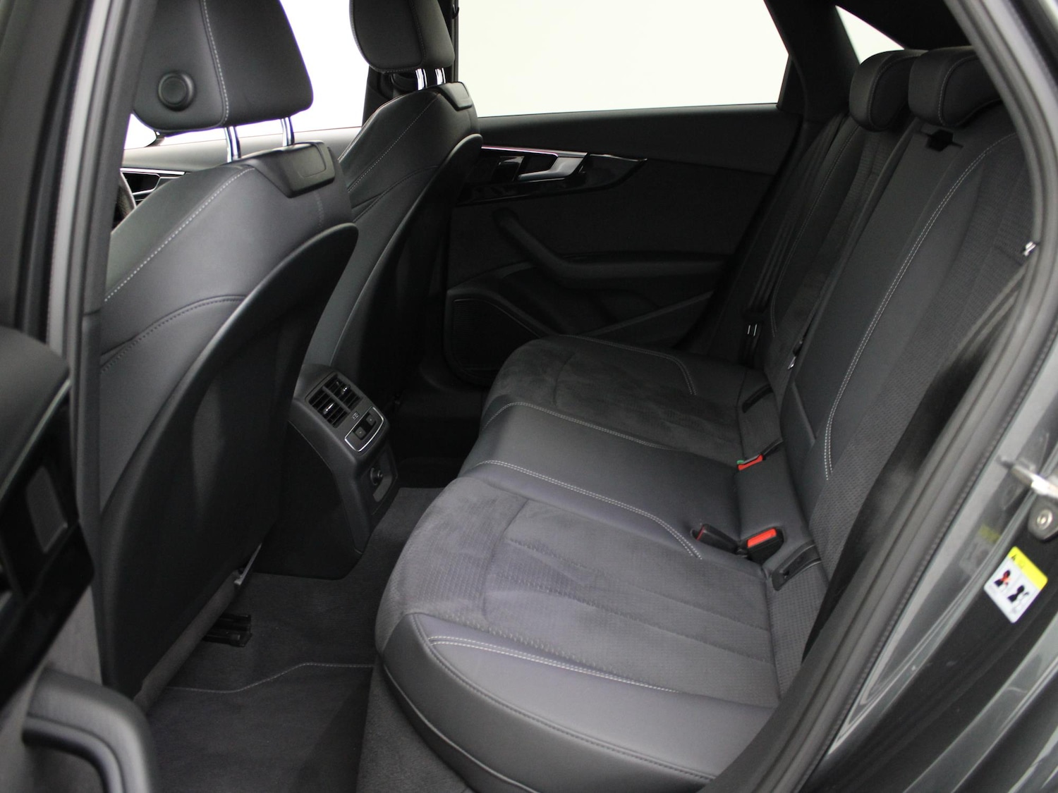 Used Audi A4 2021 for sale - 77240049: Photo 11