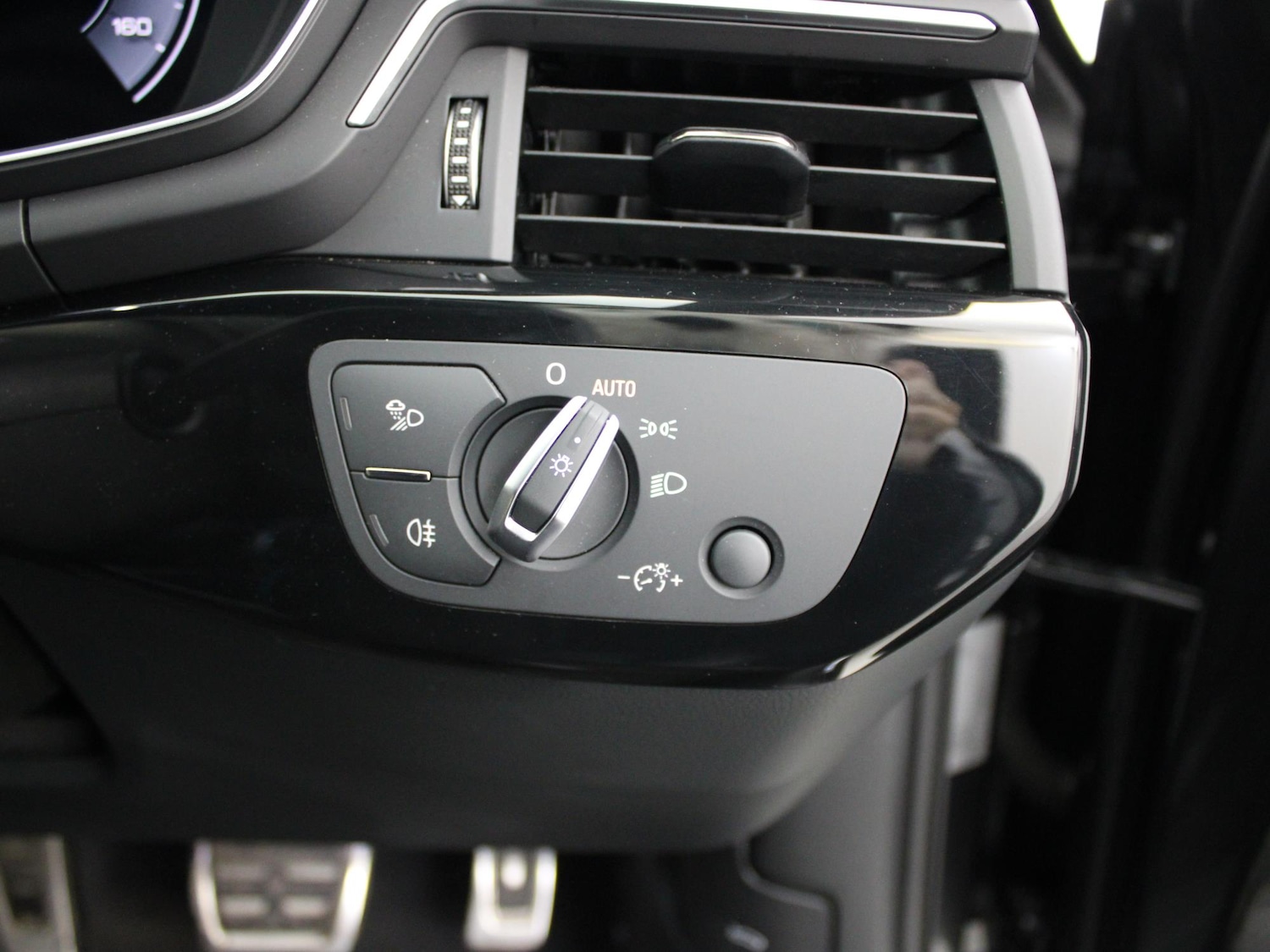 Used Audi A4 2021 for sale - 77240049: Photo 39