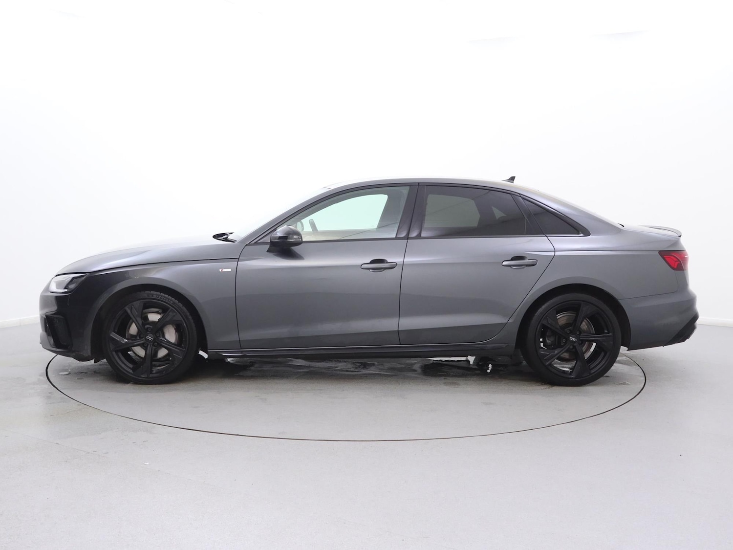 Used Audi A4 2021 for sale - 77240049: Photo 4