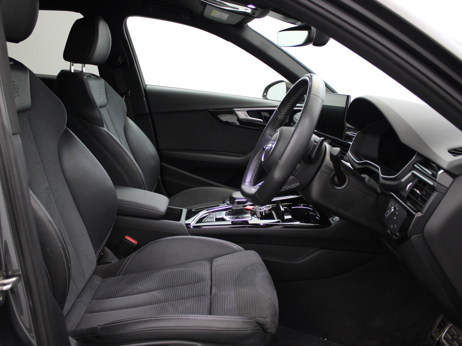 Used Audi A4 2021 for sale - 77240049: Photo 9