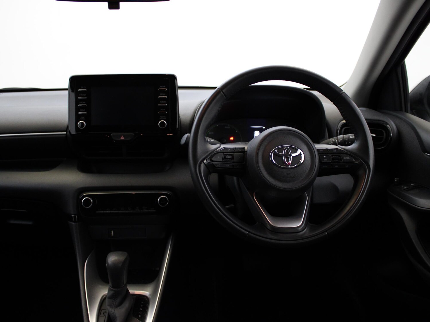 Used Toyota Yaris 2023 for sale - 76300285: Photo 14