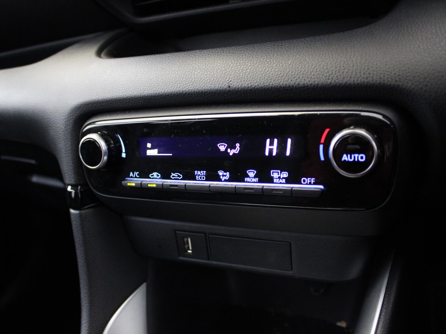 Used Toyota Yaris 2023 for sale - 76300285: Photo 24