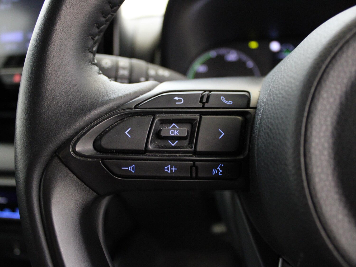 Used Toyota Yaris 2023 for sale - 76300285: Photo 29