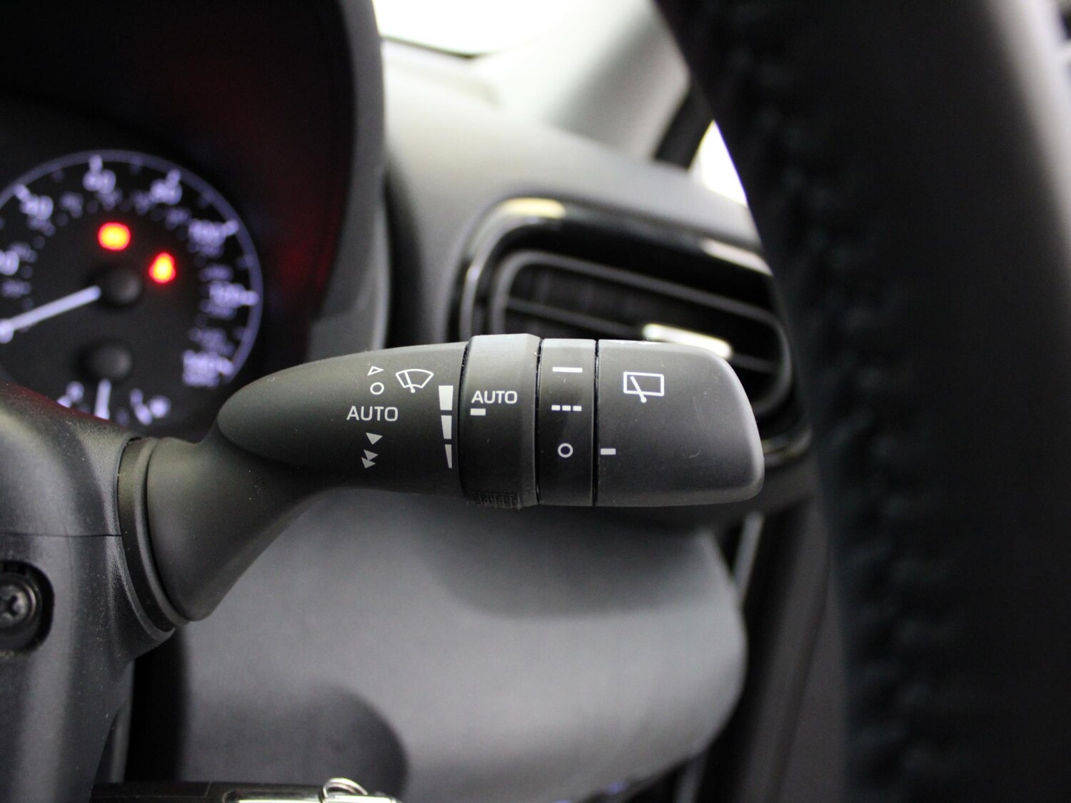 Used Toyota Yaris 2023 for sale - 76300285: Photo 32