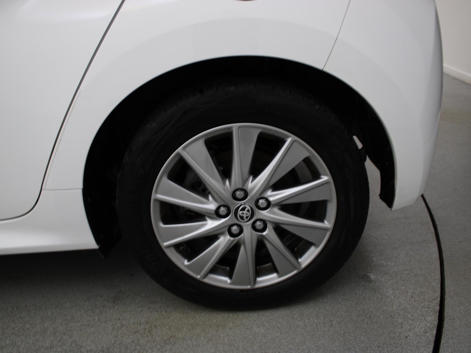 Used Toyota Yaris 2023 for sale - 76300285: Photo 40