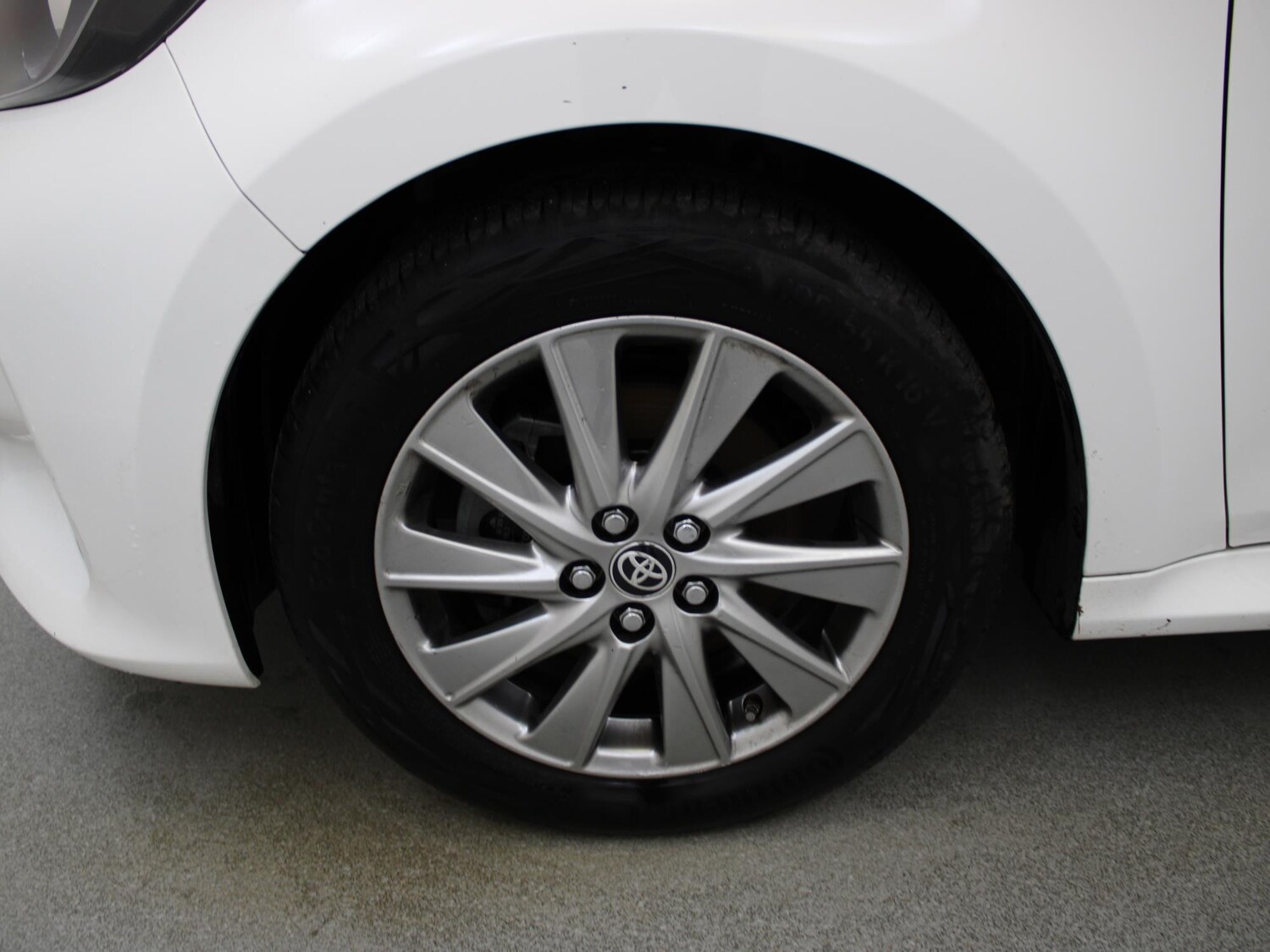 Used Toyota Yaris 2023 for sale - 76300285: Photo 41