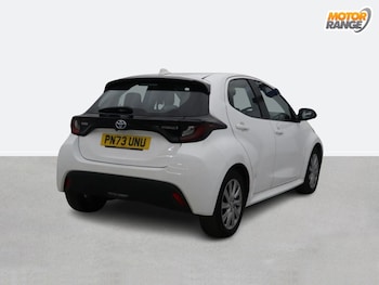 Used Toyota Yaris 2023 for sale - 76300285: Photo 4