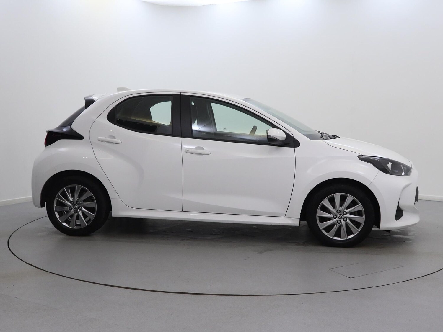 Used Toyota Yaris 2023 for sale - 76300285: Photo 8