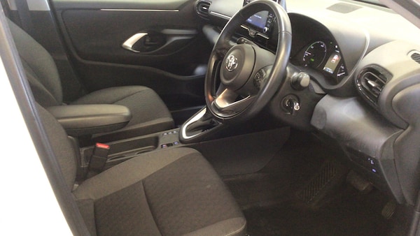 Used Toyota Yaris 2023 for sale - 76300285: Photo 8
