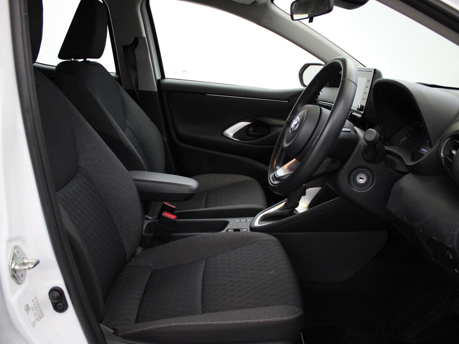 Used Toyota Yaris 2023 for sale - 76300285: Photo 9