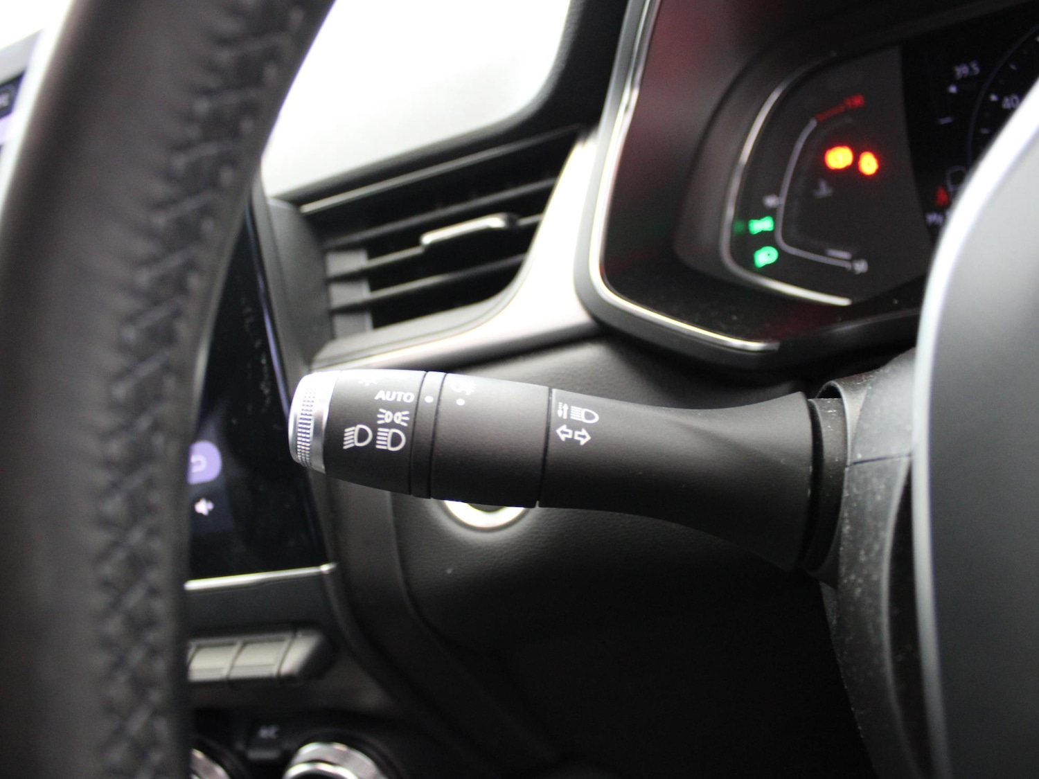 Used Renault Captur 2020 for sale - 77398019: Photo 32