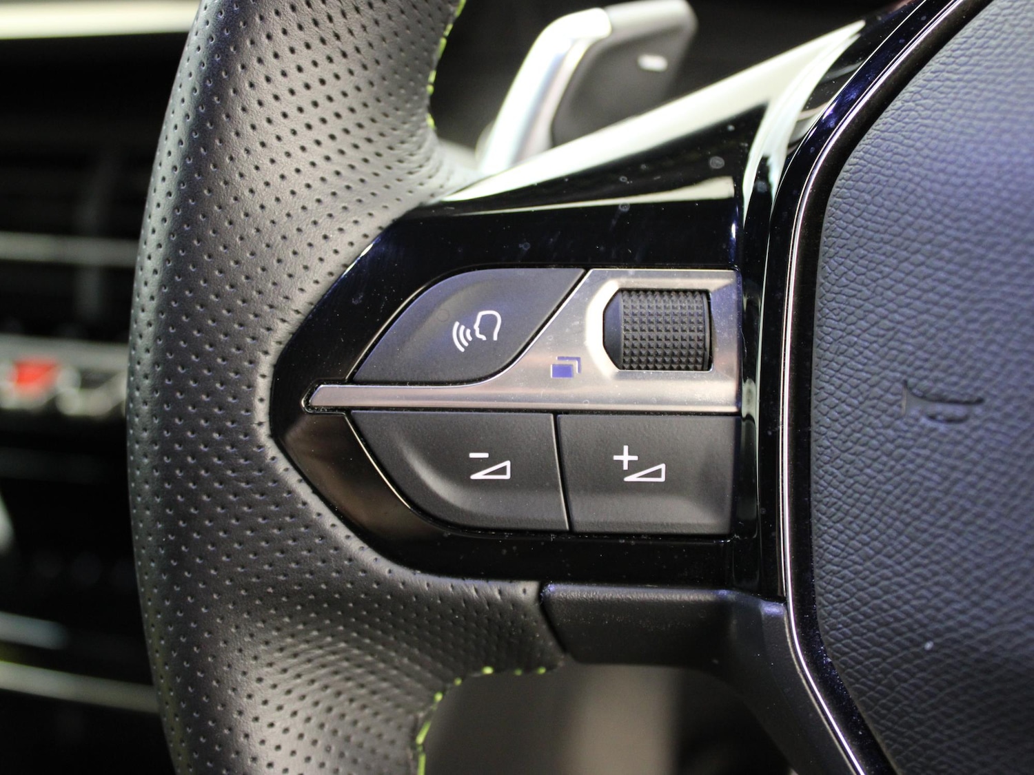 Used Peugeot 2008 2023 for sale - 77973281: Photo 26