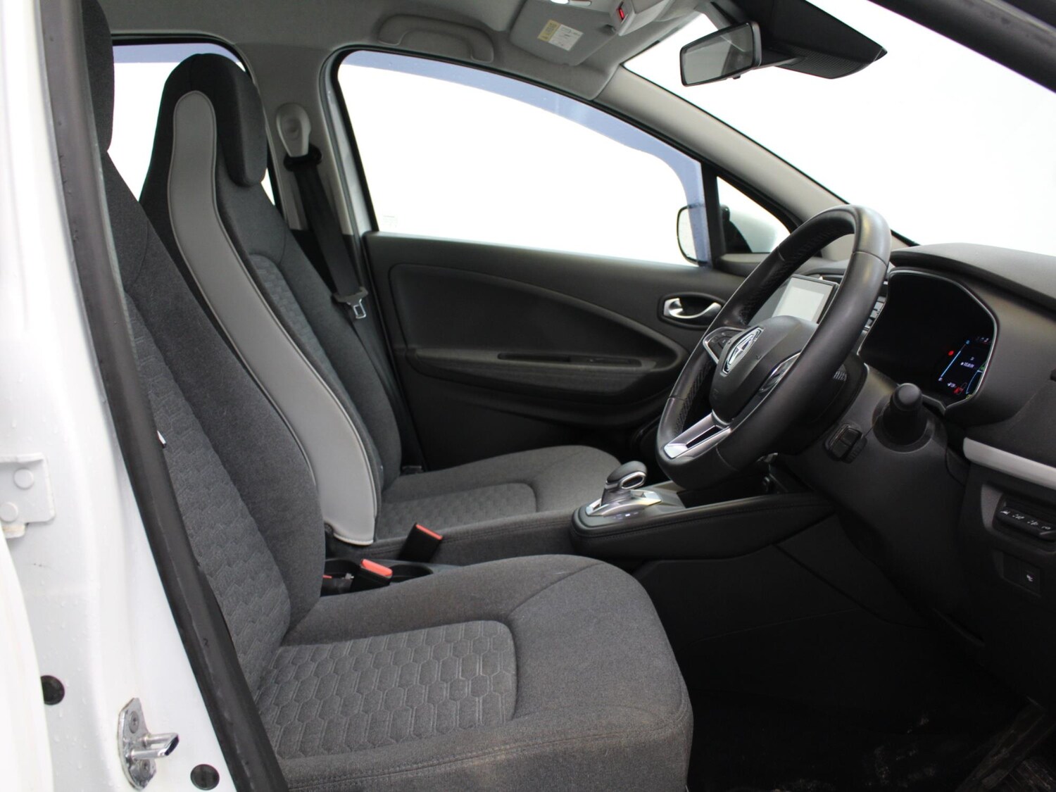 Used Renault Zoe 2021 for sale - 77348316: Photo 9