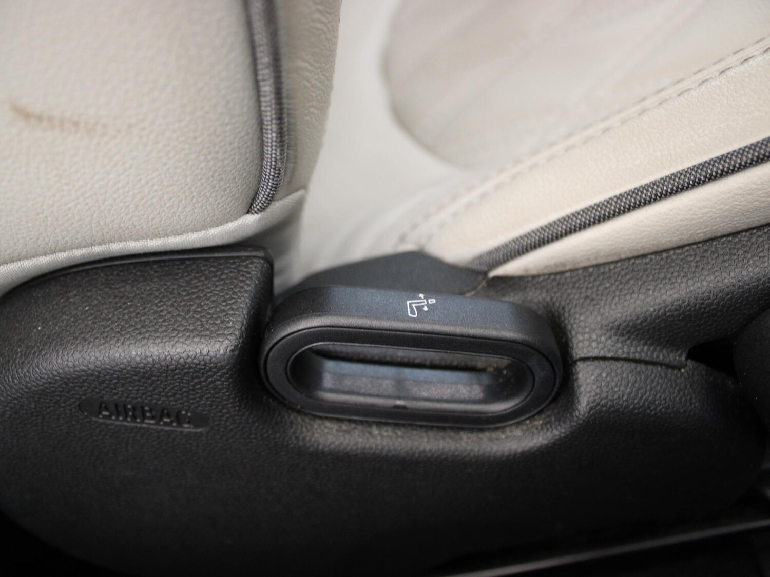 Used MINI Convertible 2019 for sale - 76353251: Photo 10