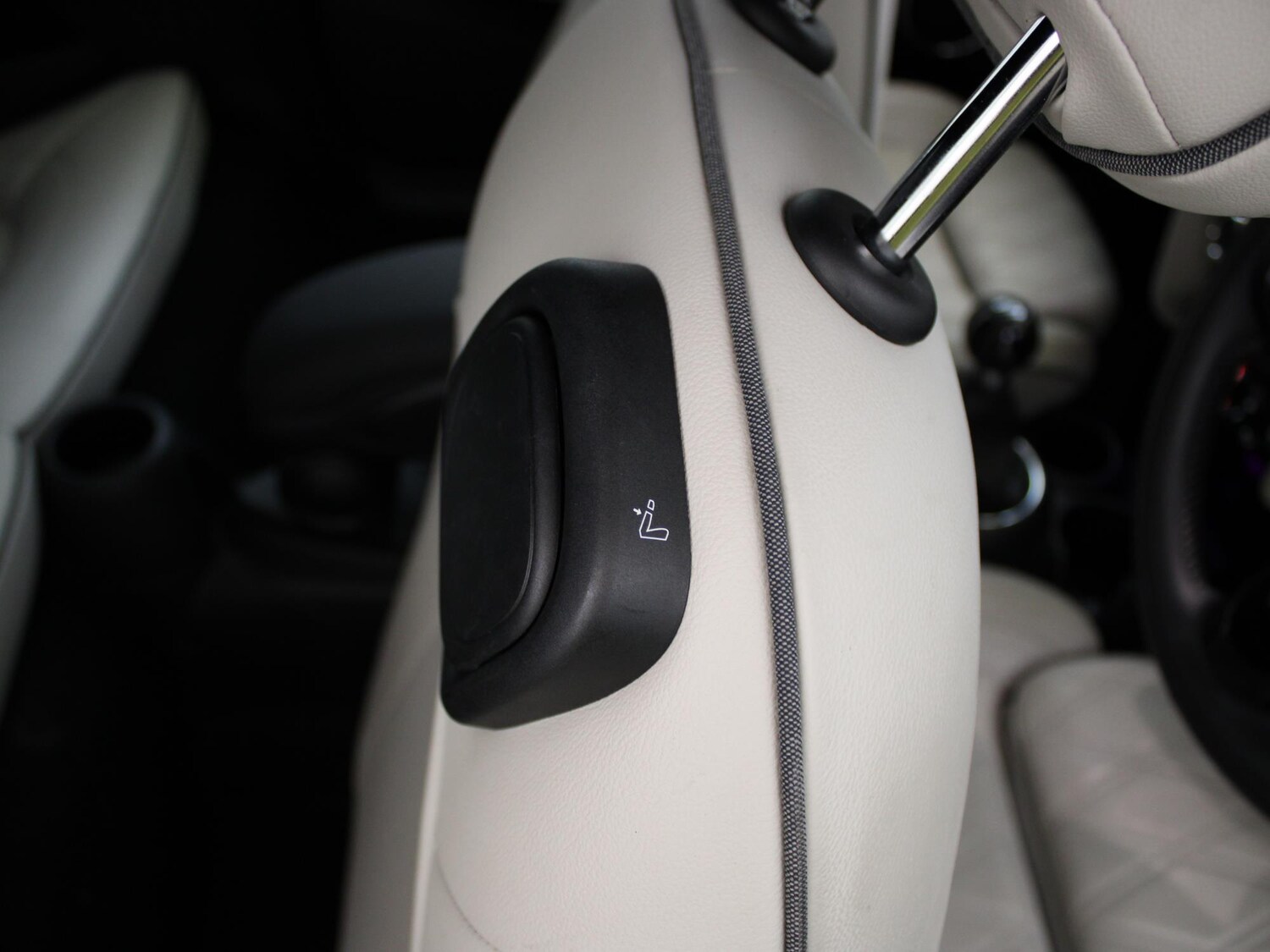 Used MINI Convertible 2019 for sale - 76353251: Photo 15