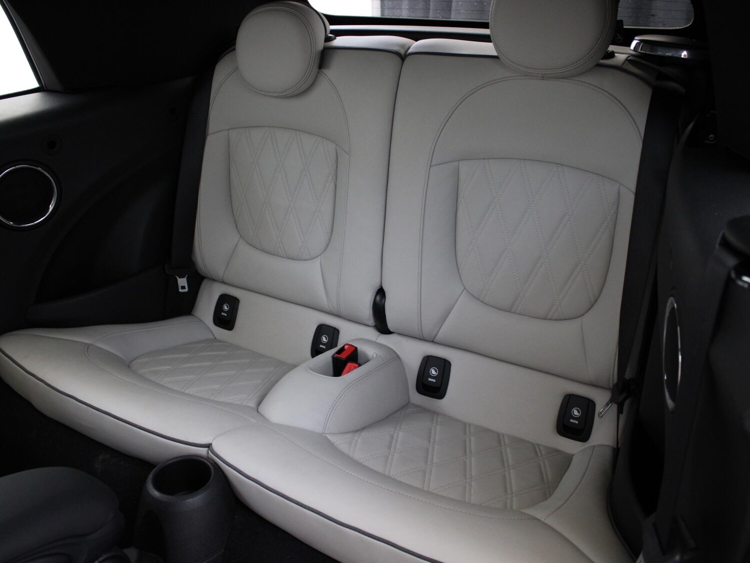 Used MINI Convertible 2019 for sale - 76353251: Photo 16