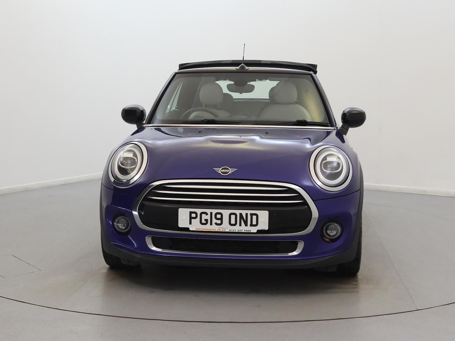 Used MINI Convertible 2019 for sale - 76353251: Photo 2