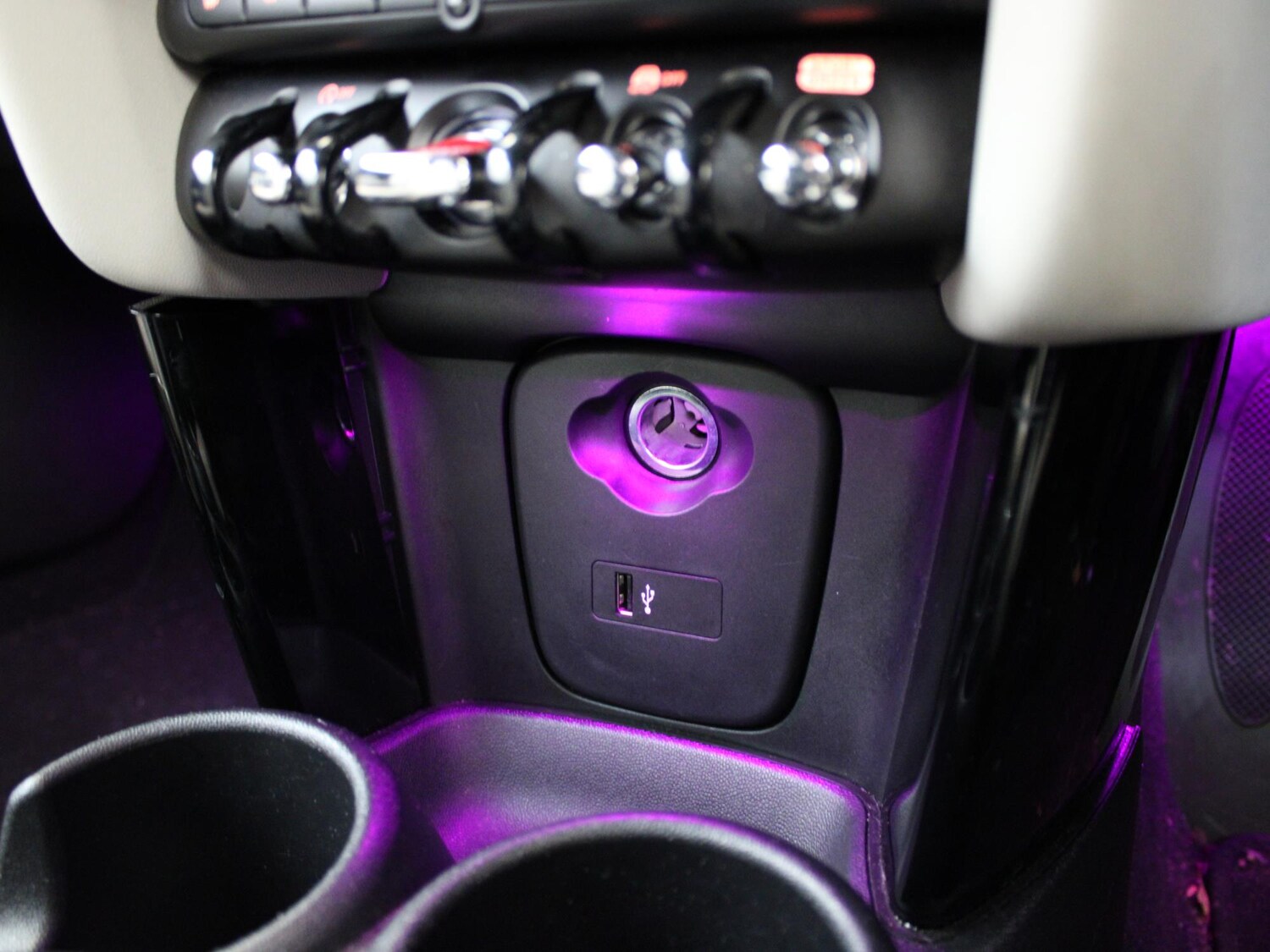 Used MINI Convertible 2019 for sale - 76353251: Photo 28