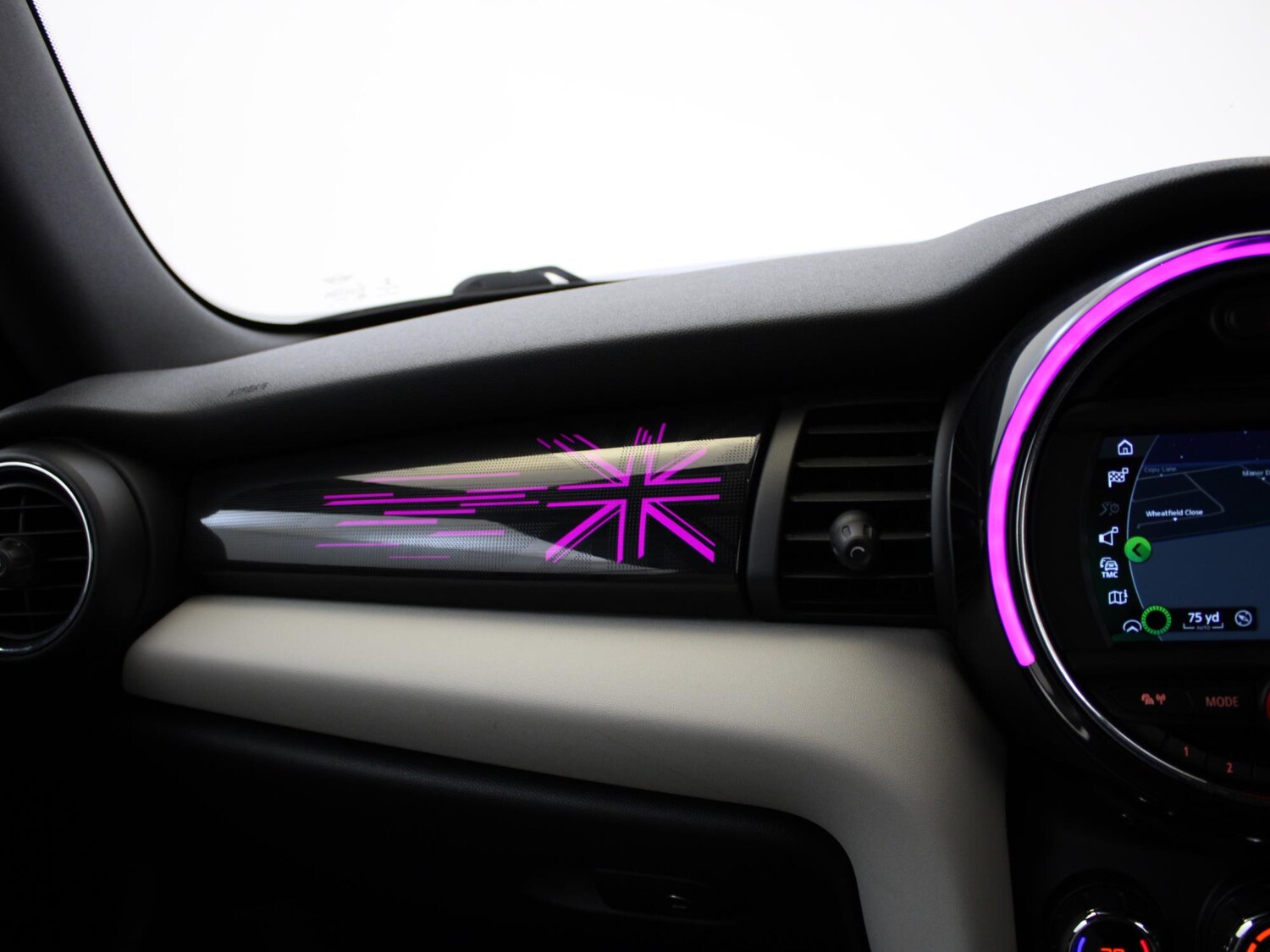 Used MINI Convertible 2019 for sale - 76353251: Photo 32