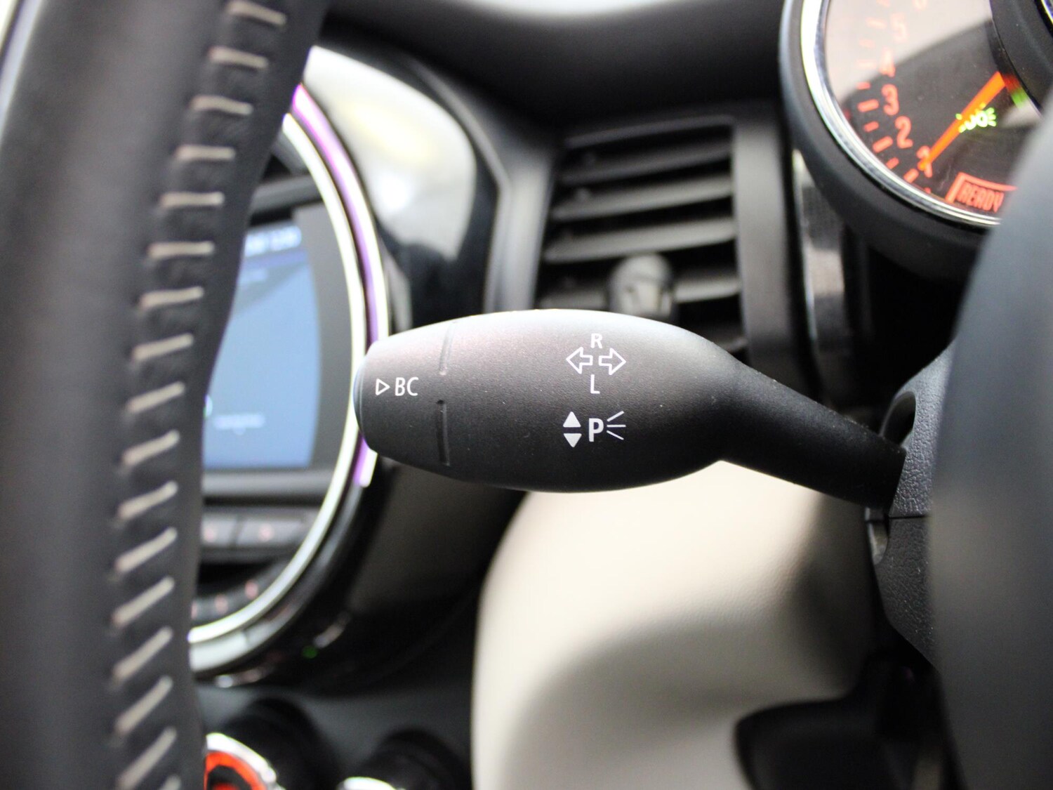 Used MINI Convertible 2019 for sale - 76353251: Photo 35