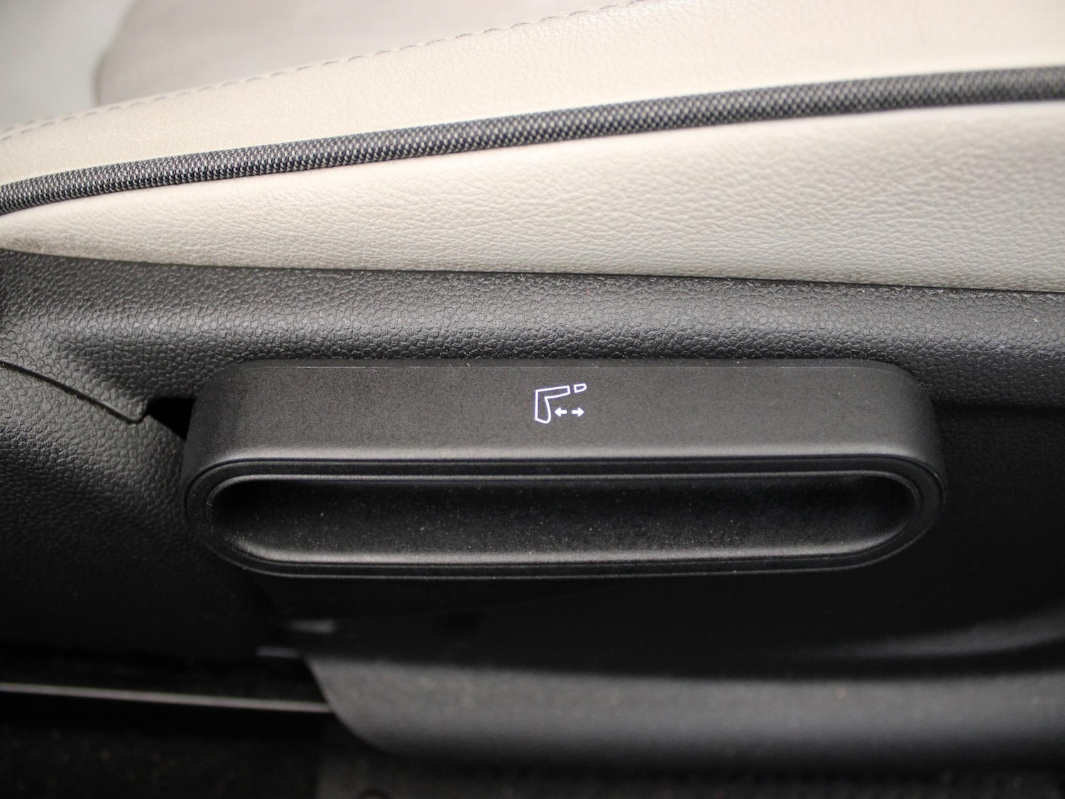 Used MINI Convertible 2019 for sale - 76353251: Photo 9