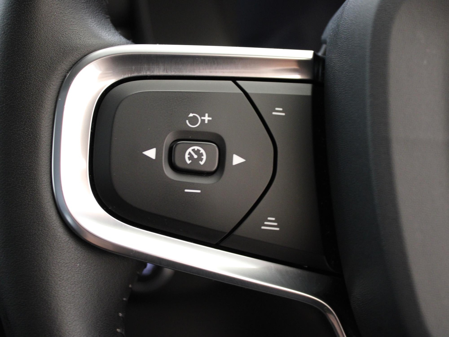 Used Volvo XC40 2019 for sale - 77164612: Photo 17