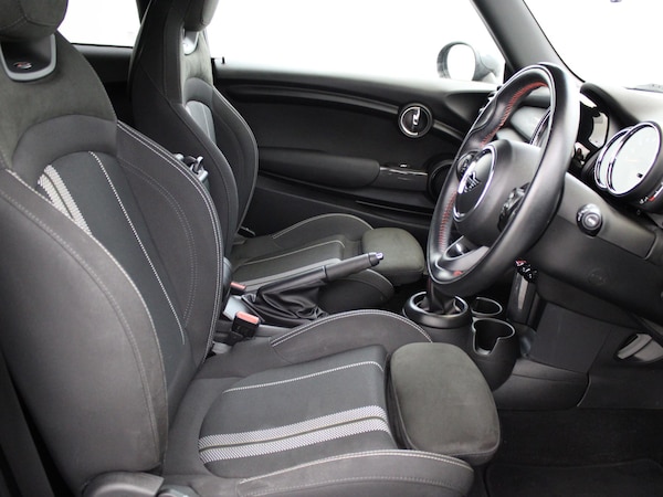 Used MINI Hatch 2019 for sale - 74176672: Photo 9
