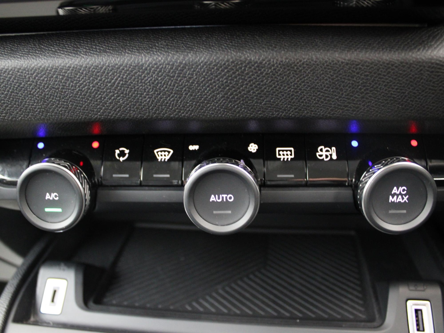 Used Citroen C4 2023 for sale - 77535239: Photo 24