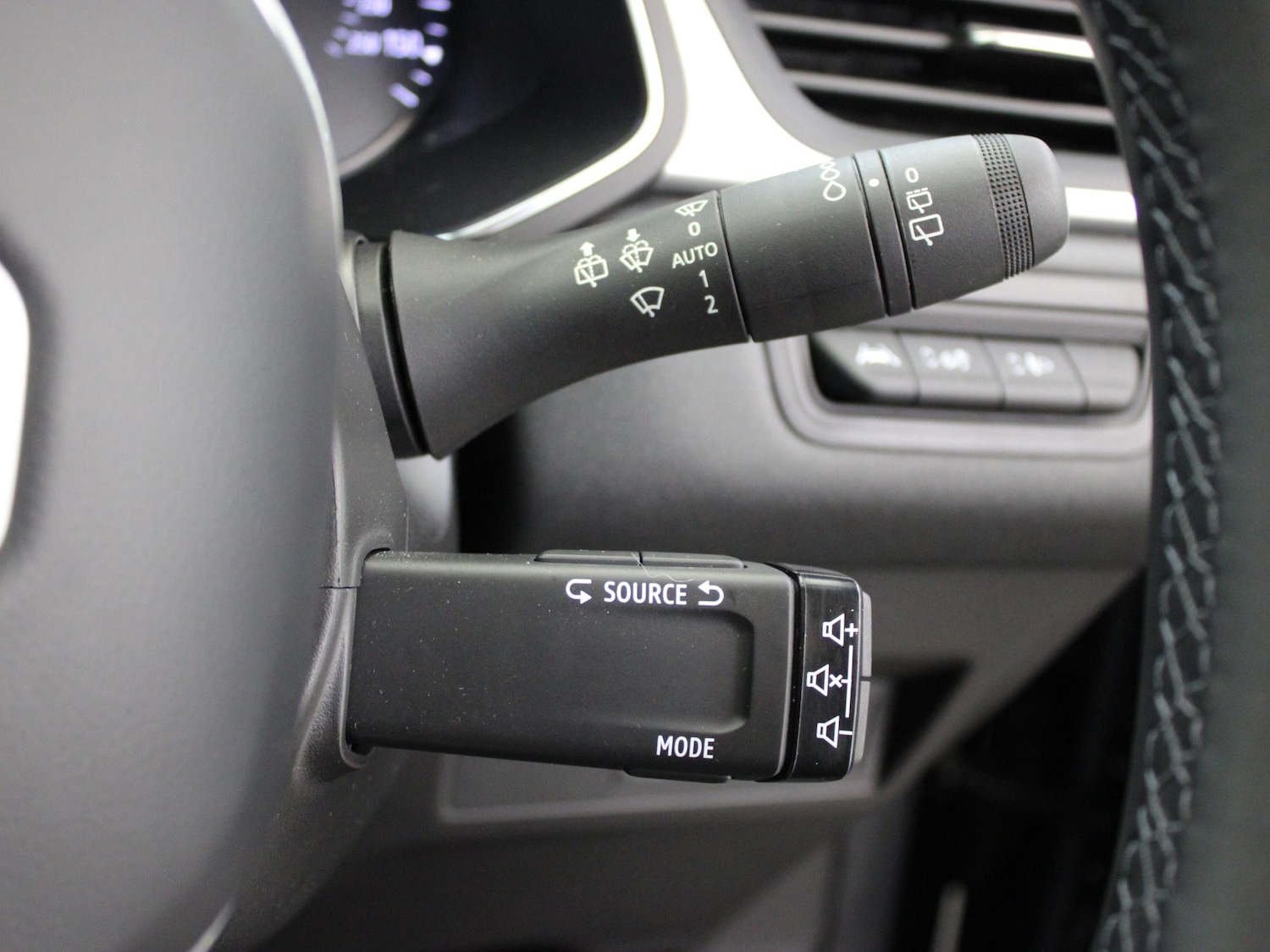 Used Renault Captur 2023 for sale - 77561202: Photo 31