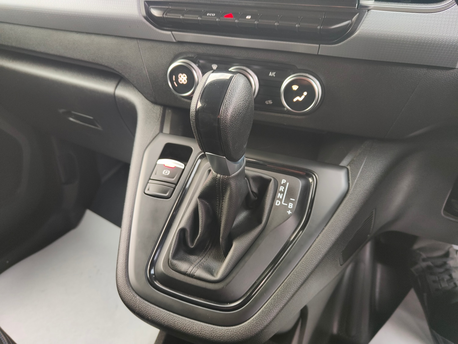 Used Nissan Other 2023 for sale - 76890218: Photo 15