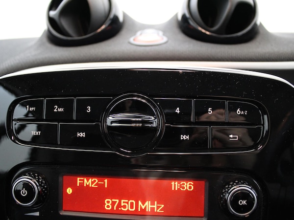 Used smart fortwo 2017 for sale - 76243735: Photo 19