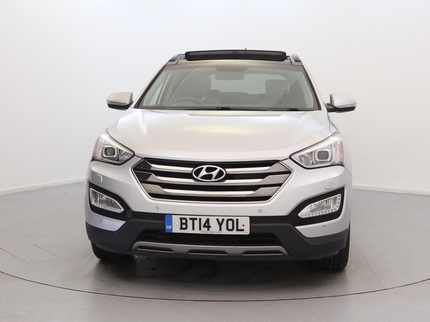 Used Hyundai Santa Fe 2014 for sale - 76411588: Photo 2