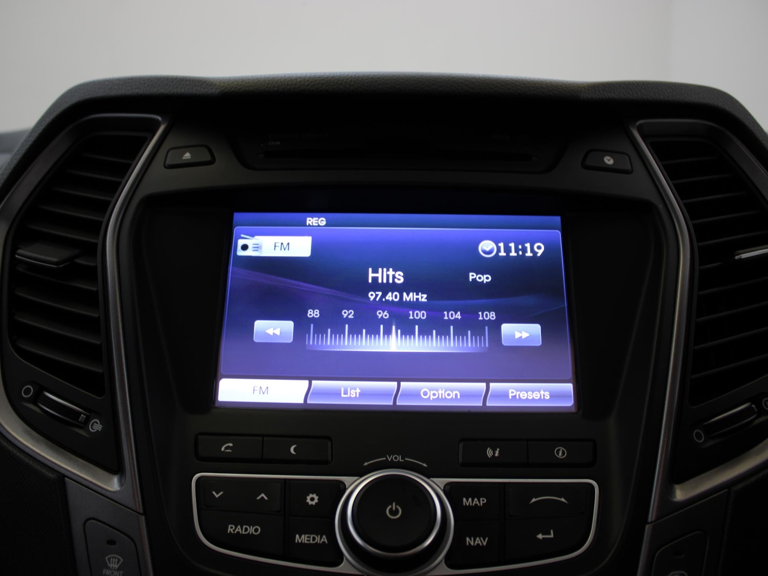 Used Hyundai Santa Fe 2014 for sale - 76411588: Photo 22