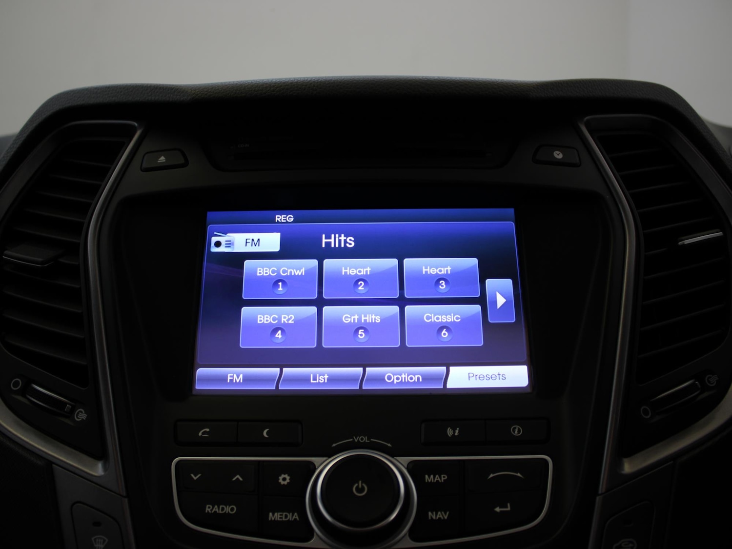 Used Hyundai Santa Fe 2014 for sale - 76411588: Photo 24