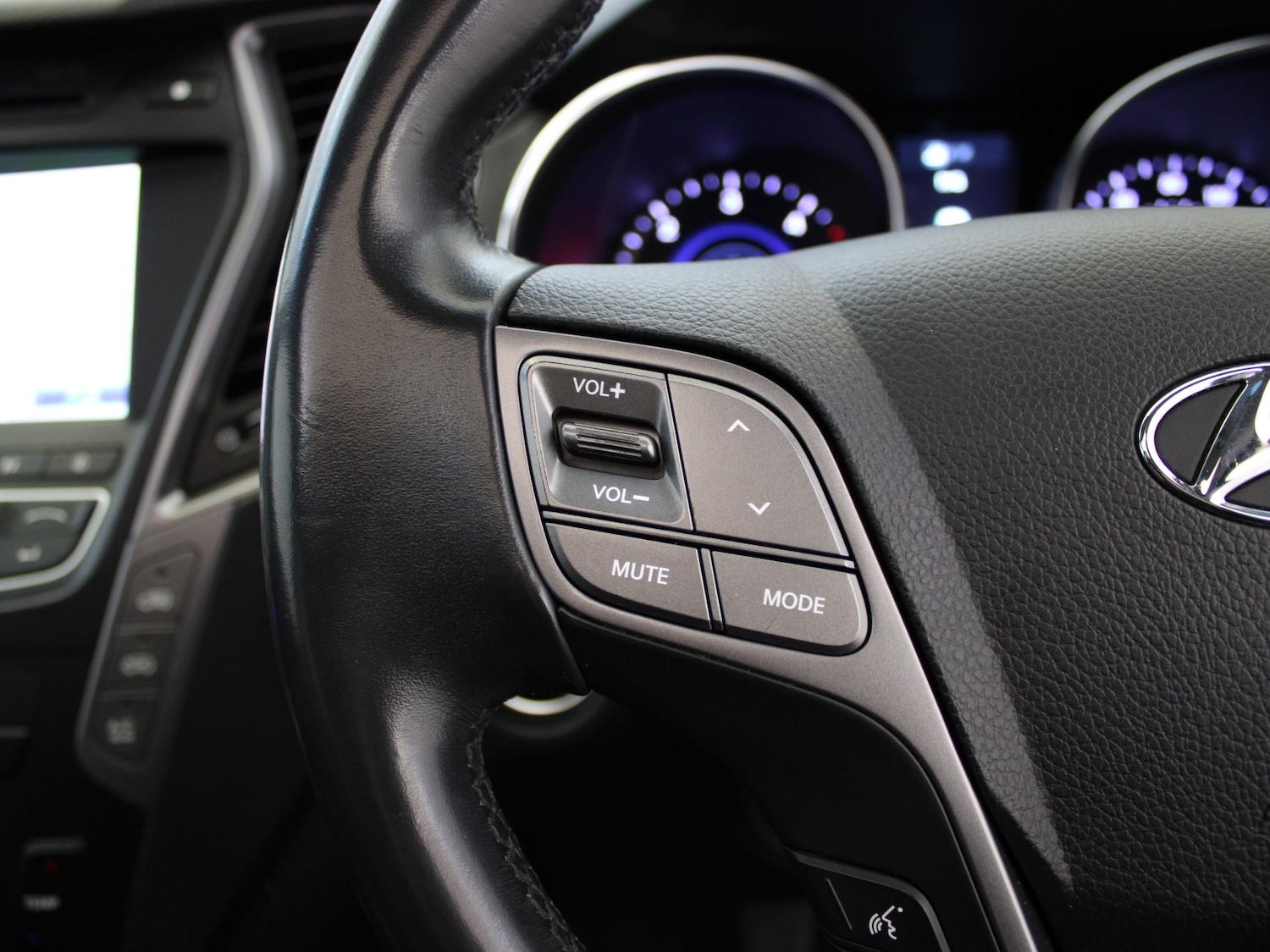 Used Hyundai Santa Fe 2014 for sale - 76411588: Photo 35