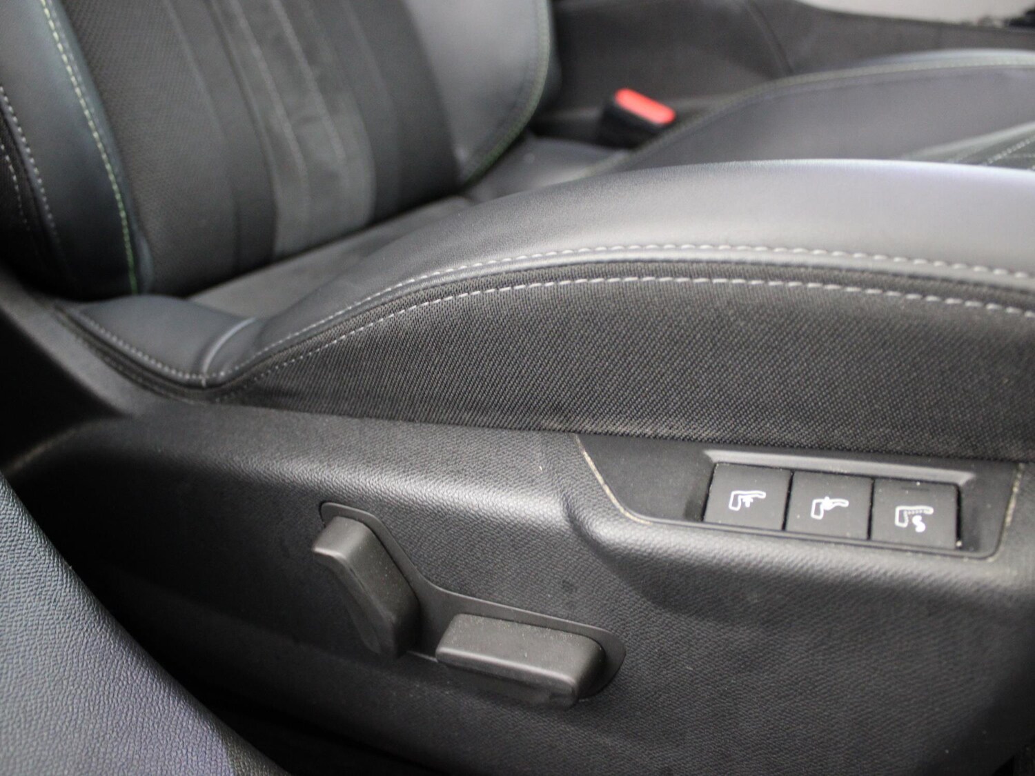 Used Peugeot 2008 2022 for sale - 77398016: Photo 10