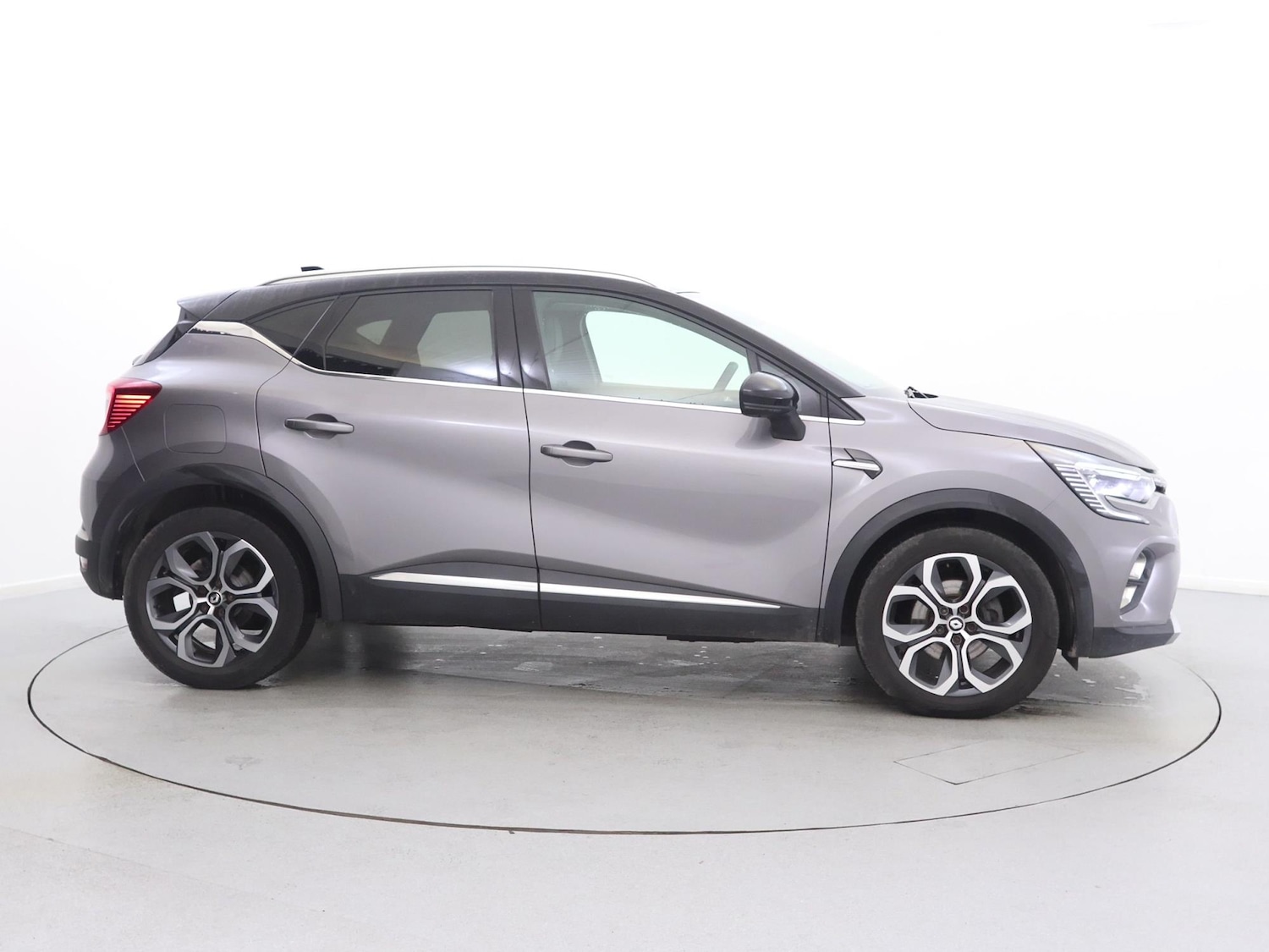 Used Renault Captur 2023 for sale - 77000533: Photo 8