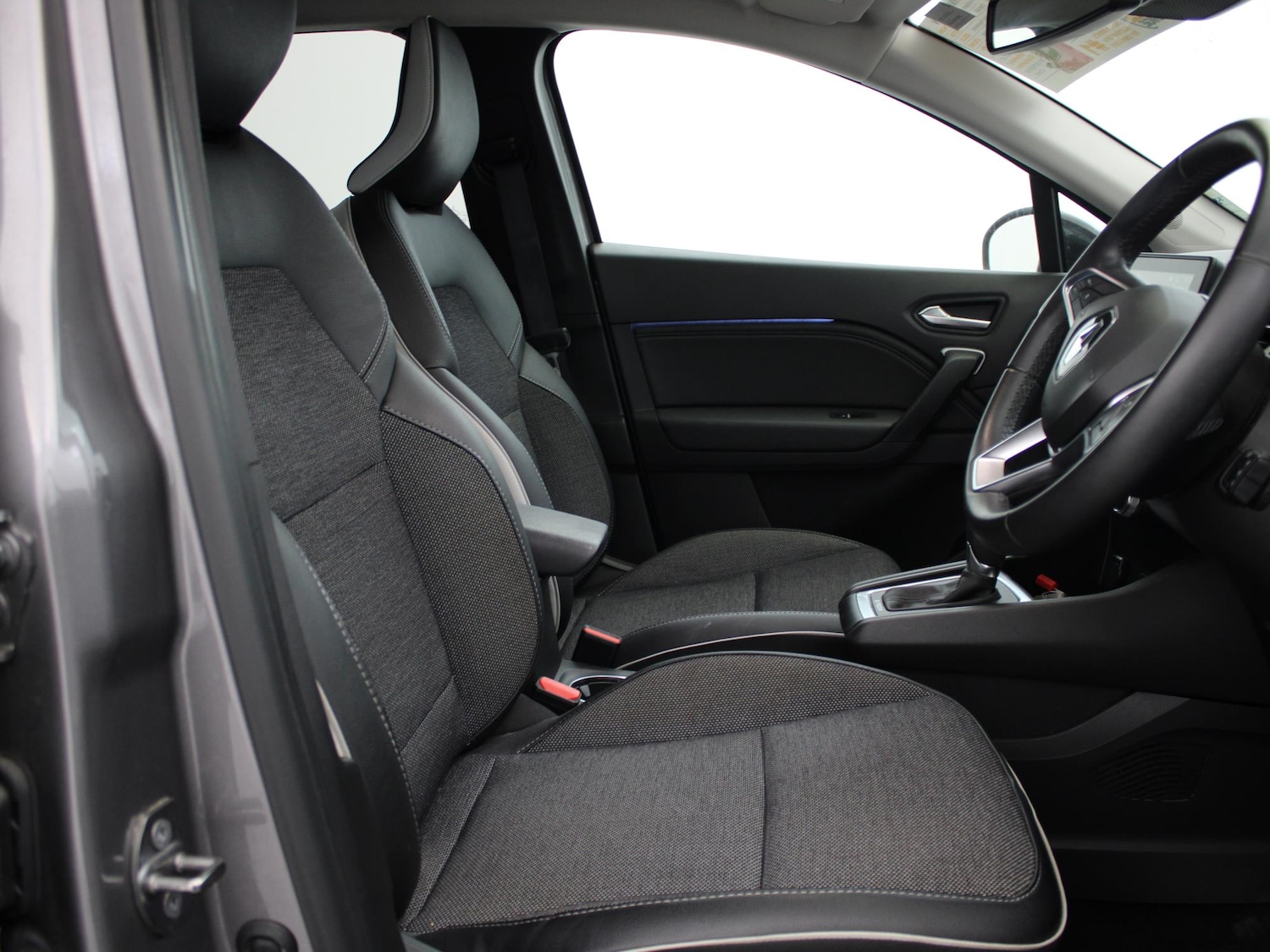 Used Renault Captur 2023 for sale - 77000533: Photo 9