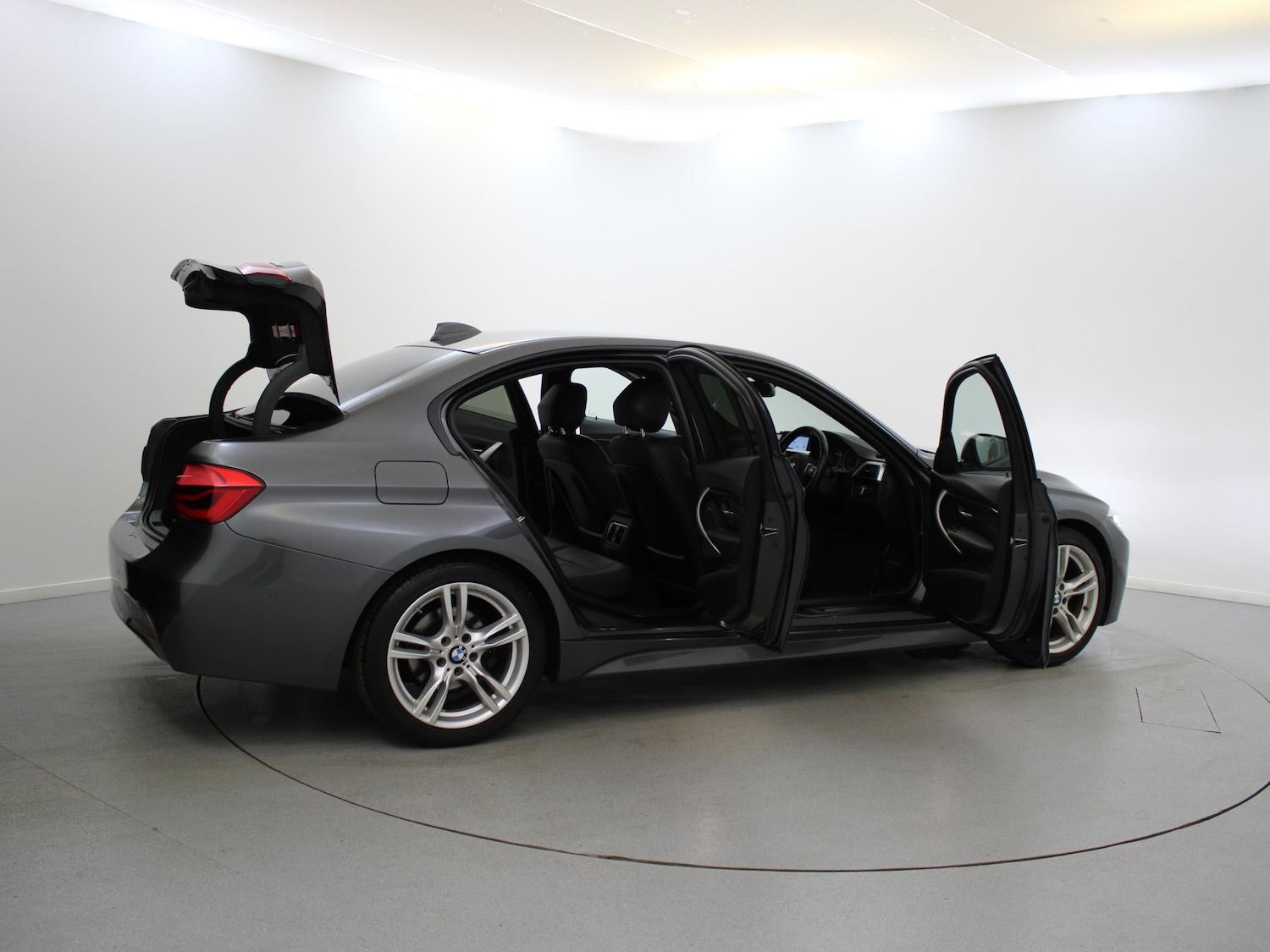 Used BMW 3 Series 2018 for sale - 76192178: Photo 37