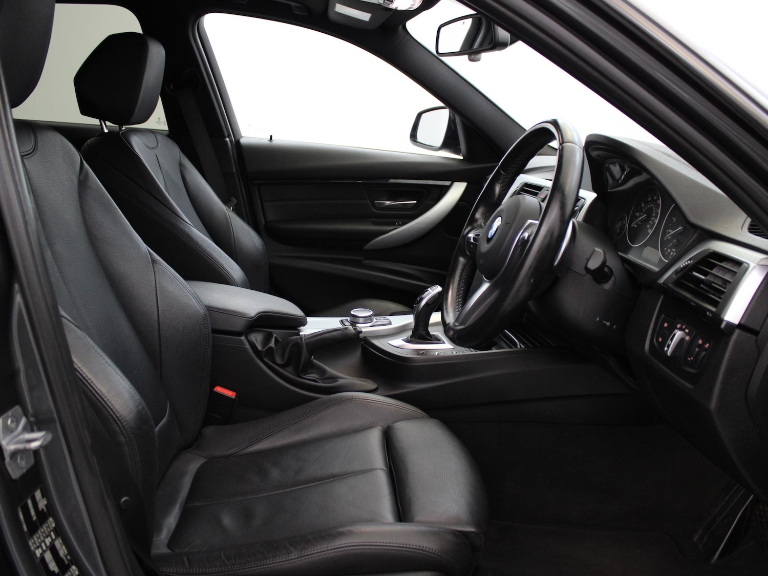 Used BMW 3 Series 2018 for sale - 76192178: Photo 9