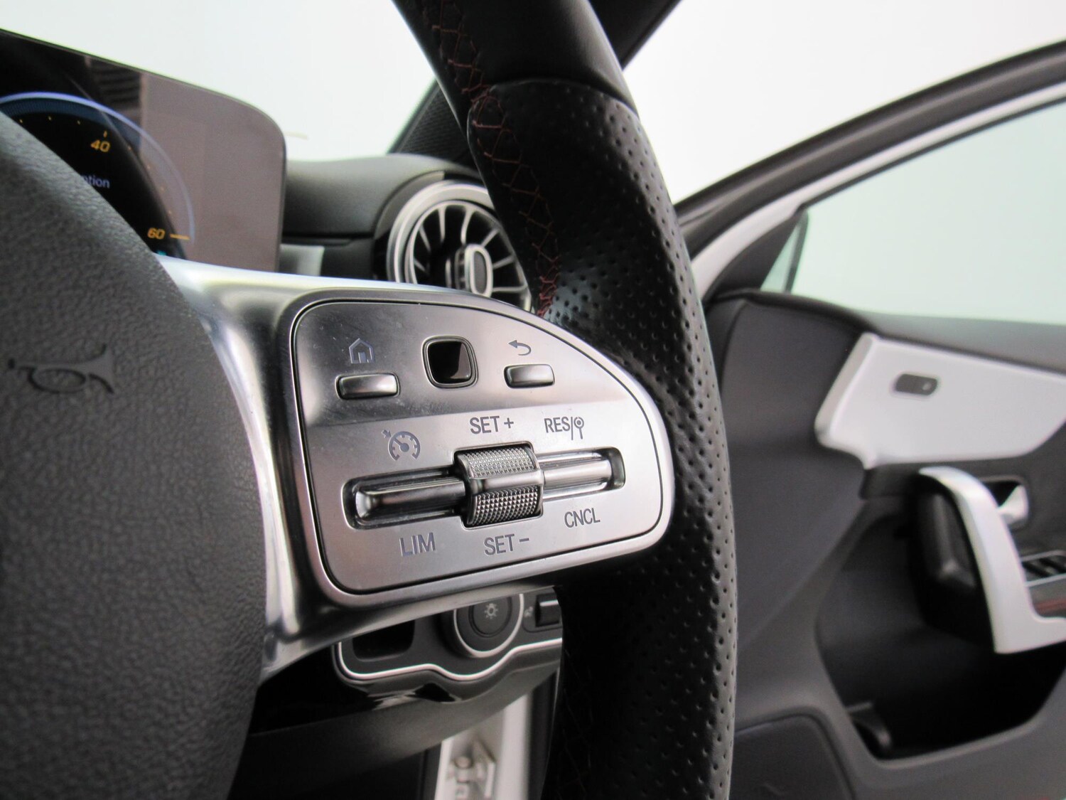 Used Mercedes-Benz A-Class 2018 for sale - 77787410: Photo 23