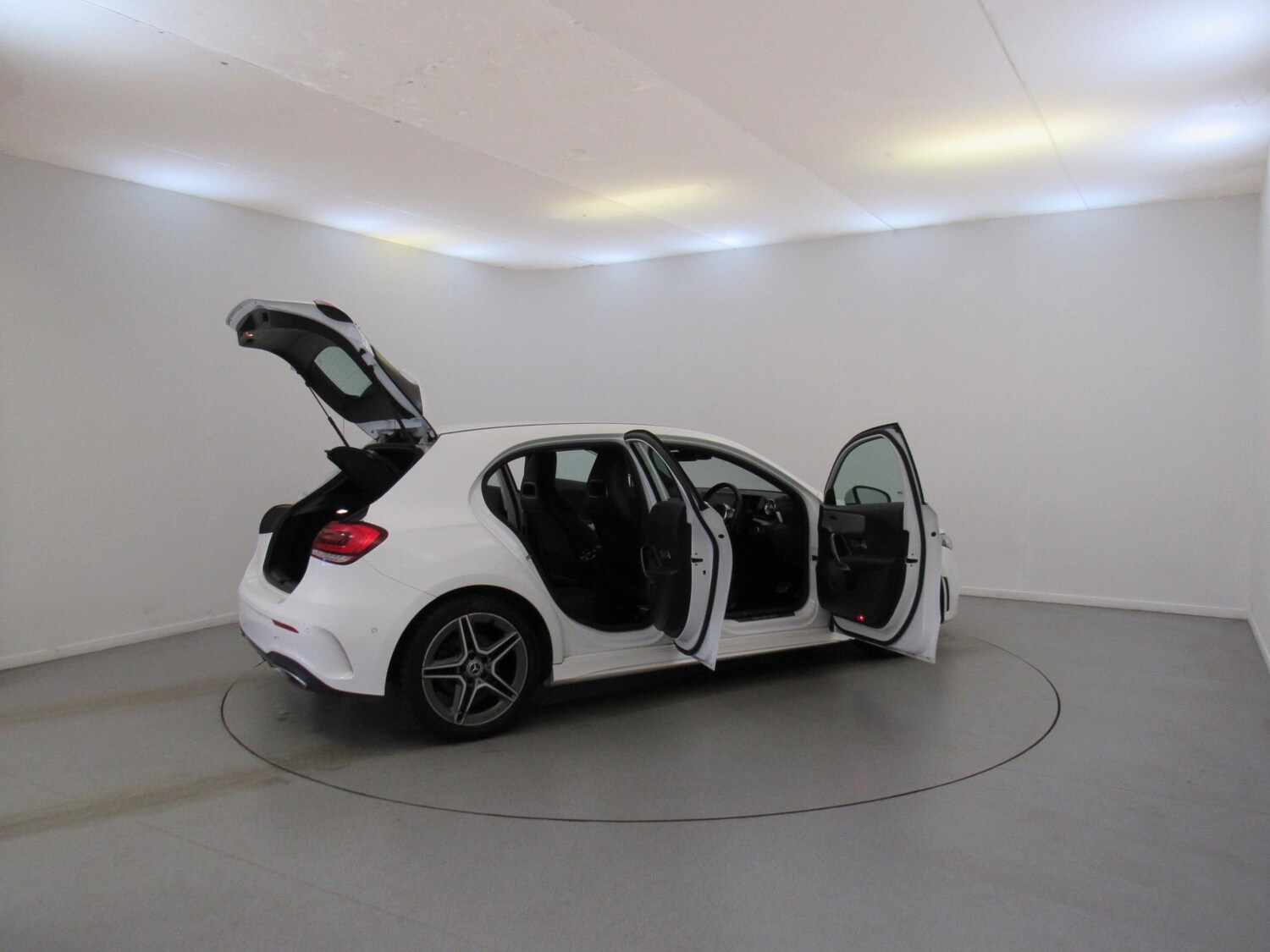 Used Mercedes-Benz A-Class 2018 for sale - 77787410: Photo 30