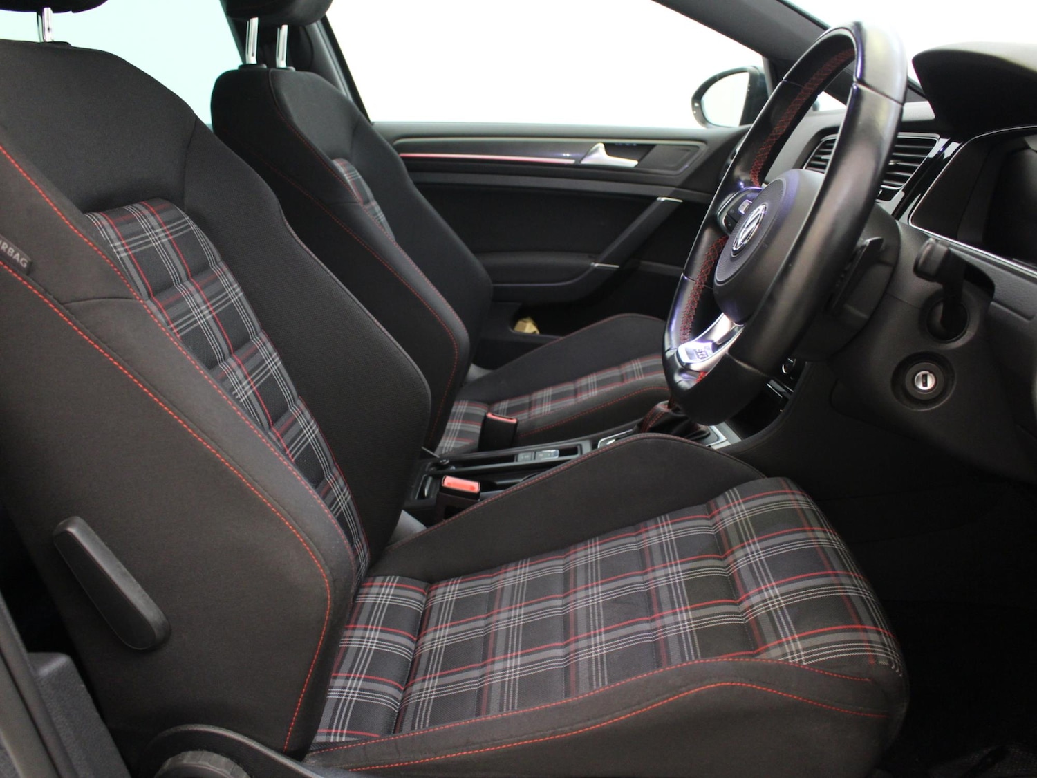 Used Volkswagen Golf 2018 for sale - 76442611: Photo 9