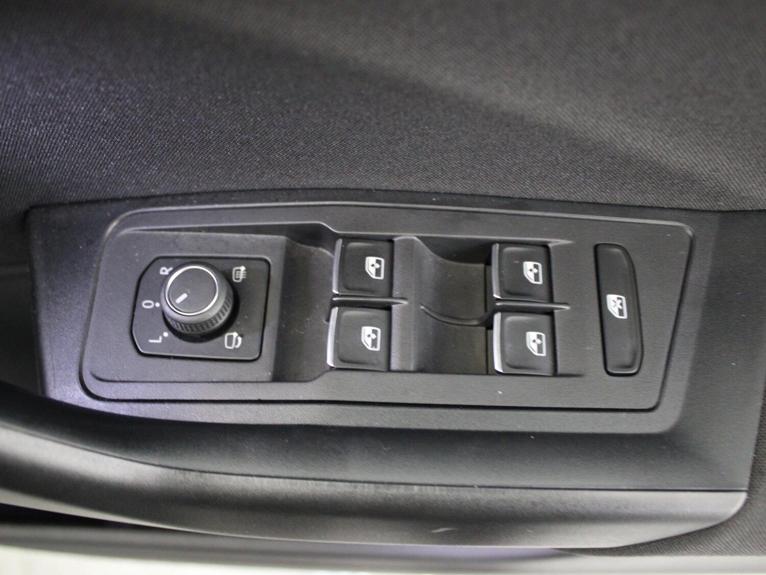 Used Volkswagen T-Roc 2021 for sale - 76274693: Photo 32