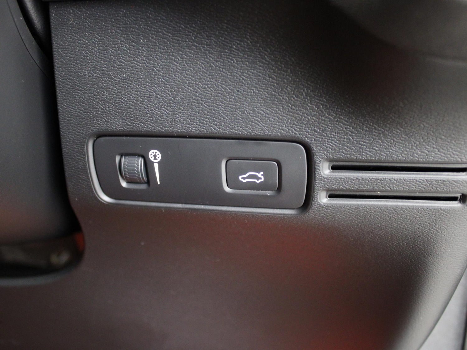 Used Volvo XC40 2019 for sale - 76662121: Photo 38